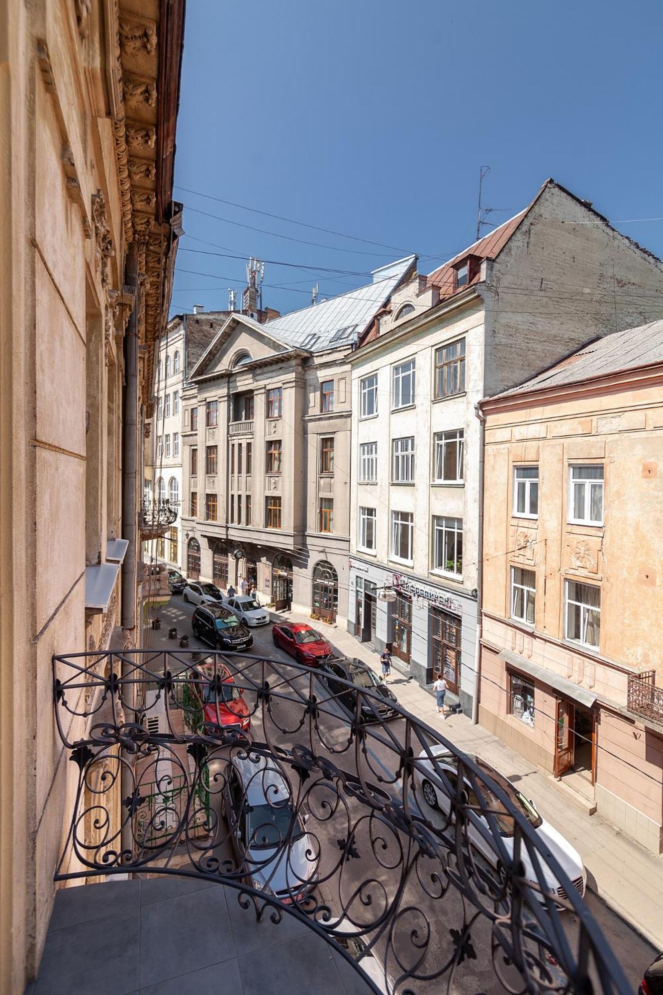 Royal Aparts Multi Lviv Kültér fotó