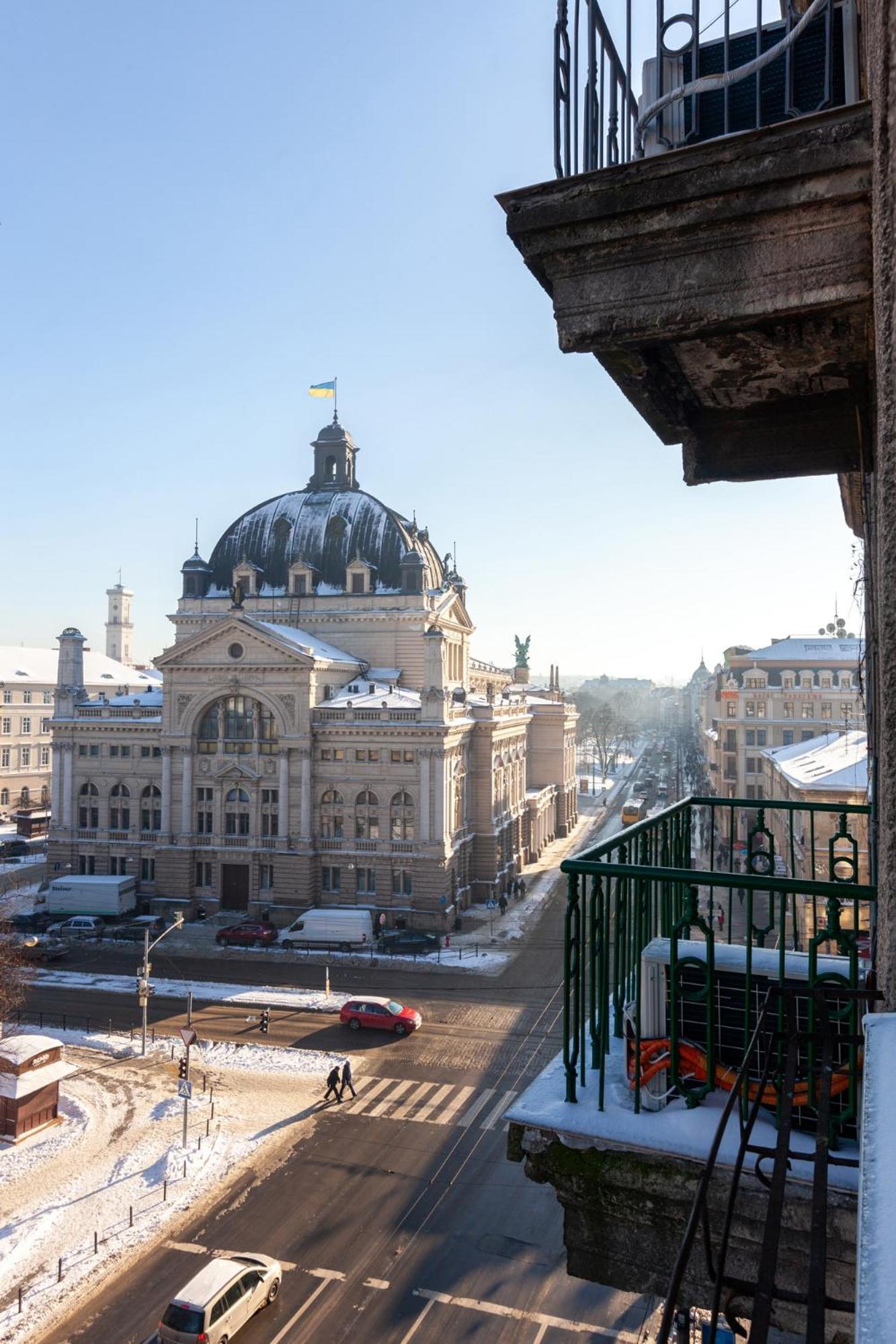 Royal Aparts Multi Lviv Kültér fotó